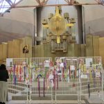 Rubans contre l’oubli à Lourdes